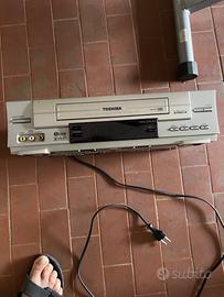 Lettore VHS TOSHIBA