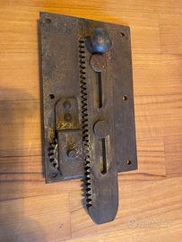Meccanismo dí serratura antica