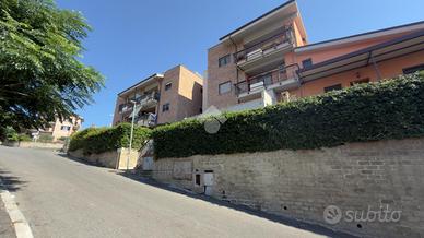3 LOCALI A CASTELNUOVO DI PORTO