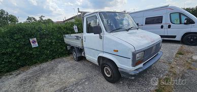 Camioncino cassonato