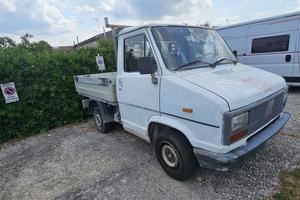 Camioncino cassonato