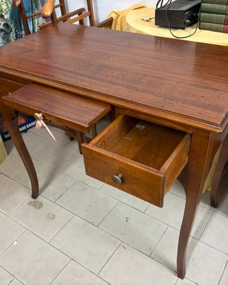 Scrivania in legno massello
