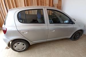 TOYOTA YARIS 1000