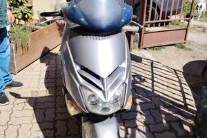 Scooter Aprilia Leonardo 150