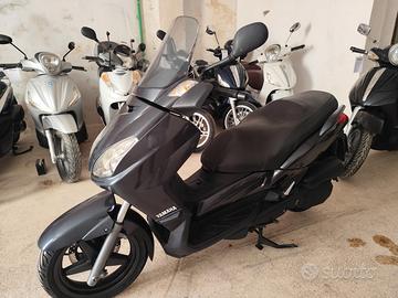 Yamaha X-Max 125