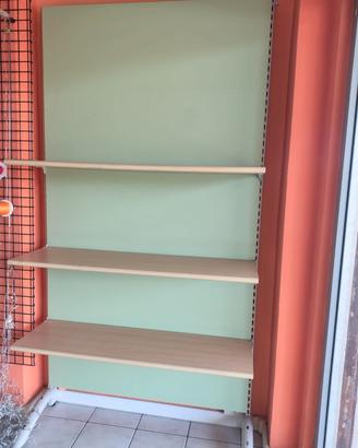 Scaffalatura in legno modulare per negozio - Come 