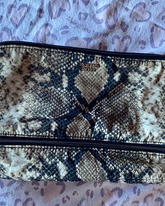 Pochette Victoria's Secret con fantasia pitonata