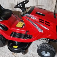 Tagliaerba trattorino Ama idrostatico con cesto