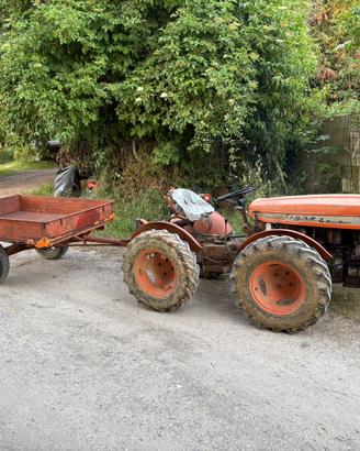 Trattore Carraro e attrezzi