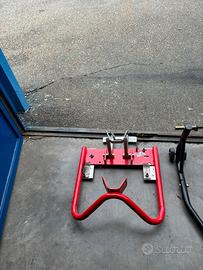 Blocca ruota cavalletti solleva moto