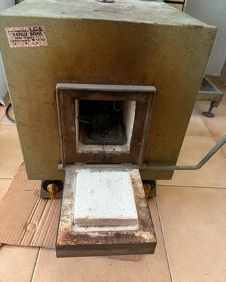 Forno per fondere metalli e oro