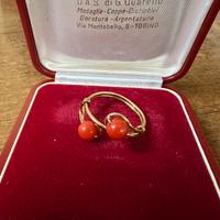 Anello oro e corallo