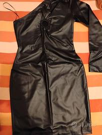 Vestito similpelle monospalla