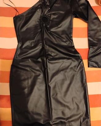 Vestito similpelle monospalla