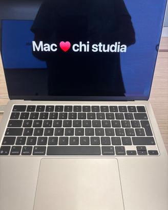 MacBook m5 13” ram 16 gb ssd 513 gb nuovo