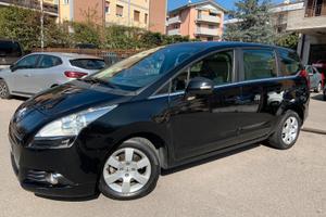 PEUGEOT 5008
2.0 diesel 150cv
Euro5  