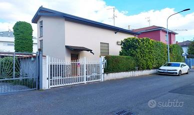 Villa di 207 m² con 5 locali e box auto a Rho