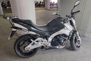 Suzuki GSR 600