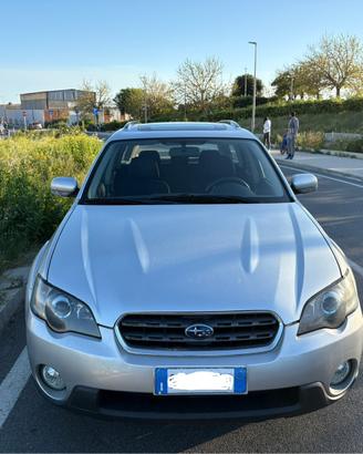 Subaru Legacy Outback 2.5 benzina 2004