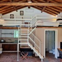 Casetta con piccola piscina