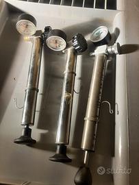 3 Pompa camera d'aria con manometro