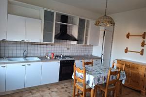 Trilocale arredato più cantina e garage