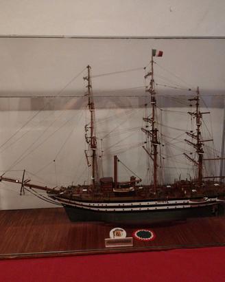 Nave Amerigo Vespucci