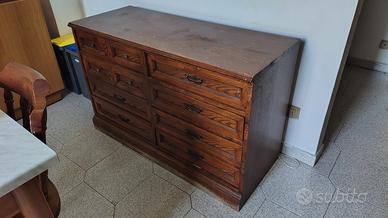 Cassettiera in legno in discrete condizioni 