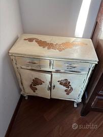 Piccolo Mobiletto vintage shabby chic