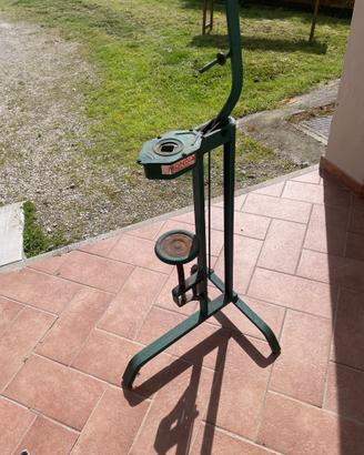 Tappatrice bottiglie