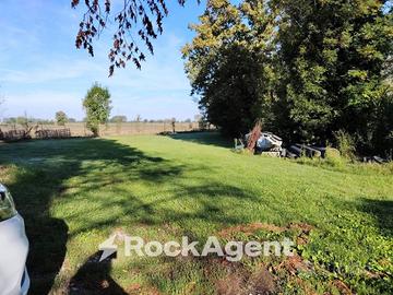 Casa indipendente con giardino, bosco e magazzino