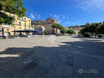 BOX A VIETRI SUL MARE