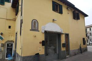 LOCALE COMMERCIALE NEL CENTRO DI CAMPI BISENZIO.