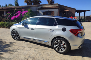 Ds5 L'auto spaziale che si fa guardare,