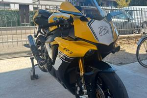 Yahama r1
