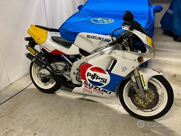 Suzuki Rgv 250