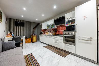 CASA SEMINDIPENDENTE A NARZOLE