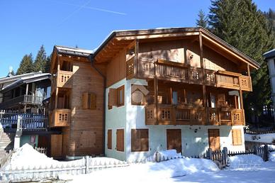 4 LOCALI A TRE VILLE