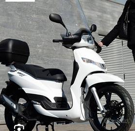 Scooter peugeot 125 tweet