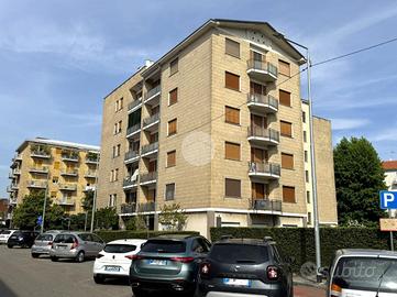 6 LOCALI A IVREA