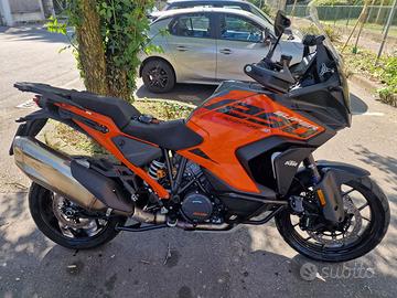 KTM 1290 Super Adventure S del 2024
