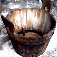 Antico bigoncio in castagno