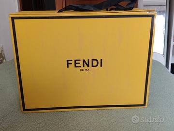 Bauletto Fendi in cartone