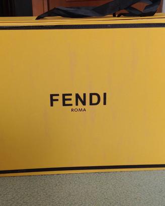 Bauletto Fendi in cartone