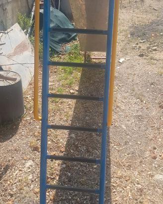 Scivolo in ferro buono stato da giardino