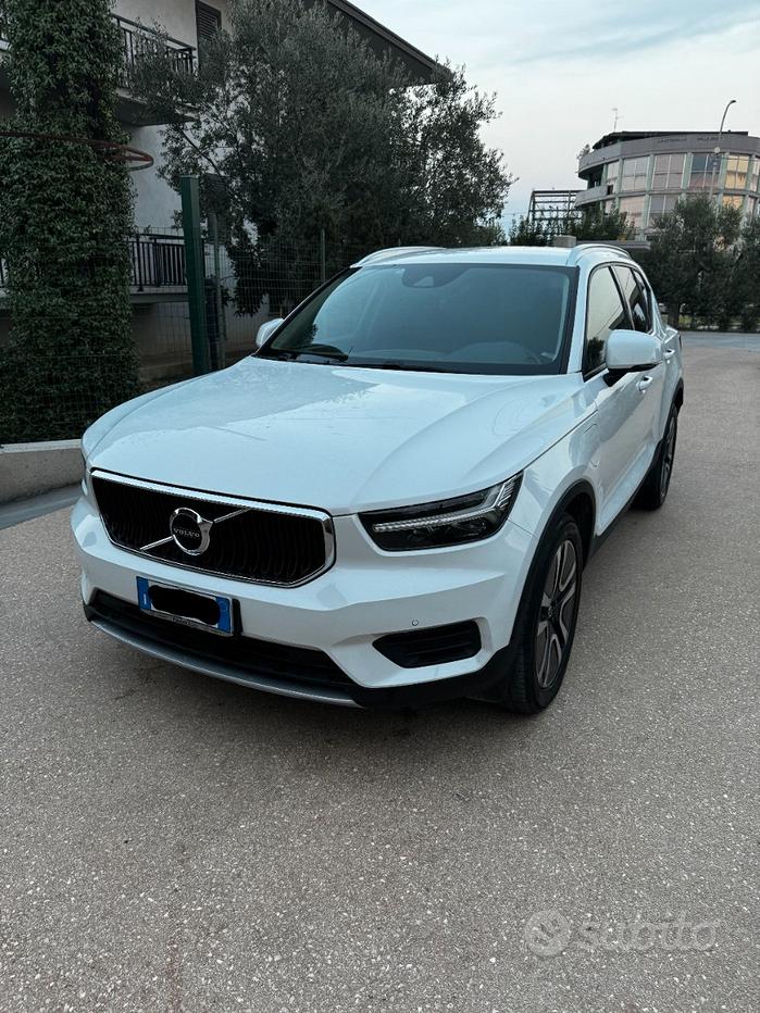 Volvo XC40 (2017-->)