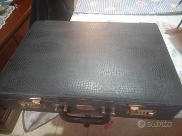 set coltelli in valigetta style solingen