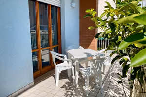 Trilocale a 150 m dal mare con posto auto