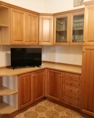 MOBILI CUCINA + TAVOLO, PANCA E SEDIE 