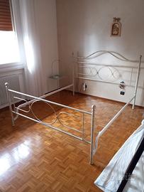 Struttura letto in metallo